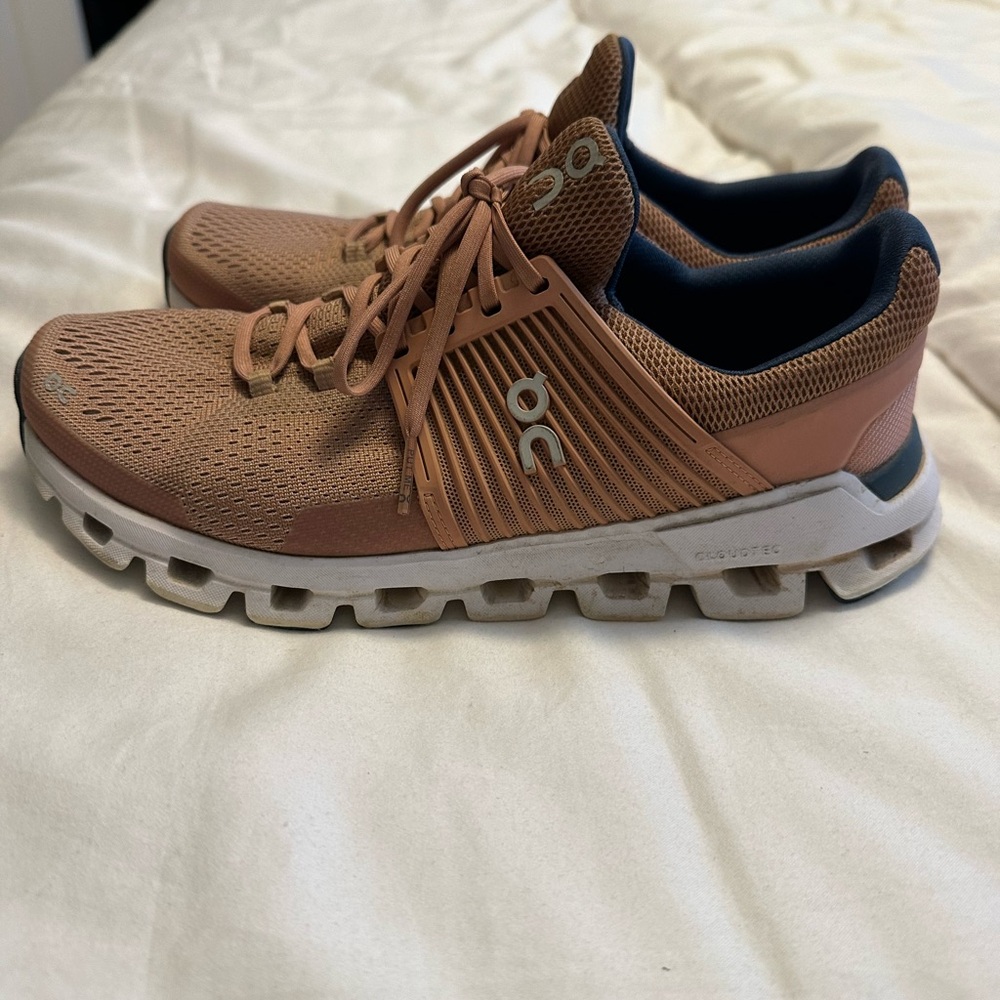 On Running Women’s Cloudswift Sneakers - Rose Brown with Navy Lining